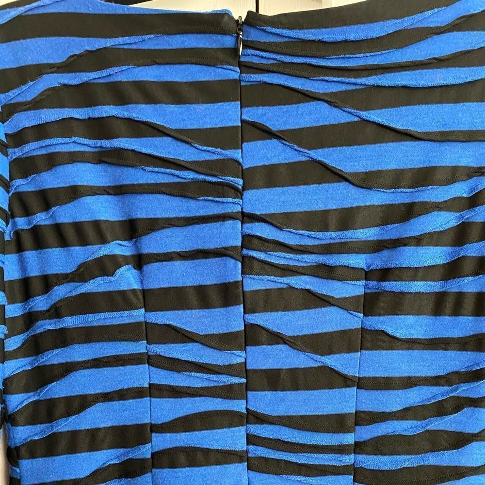 EUC Evan Picone Cobalt Blue & Black Print Dress | Size 4 | 3/4 Sheer Sleeves - Picture 8 of 10